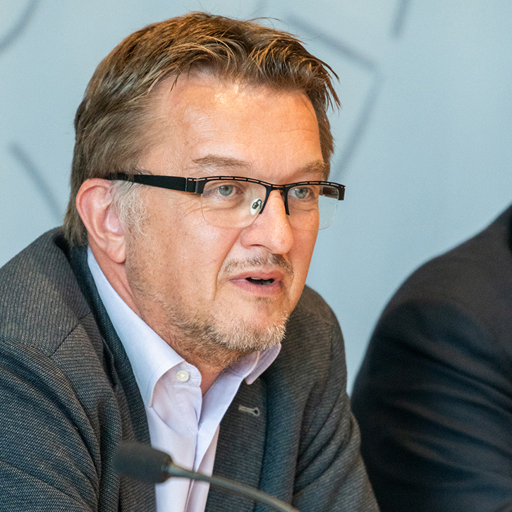 Joachim Künzel spricht auf der Landespressekonferenz