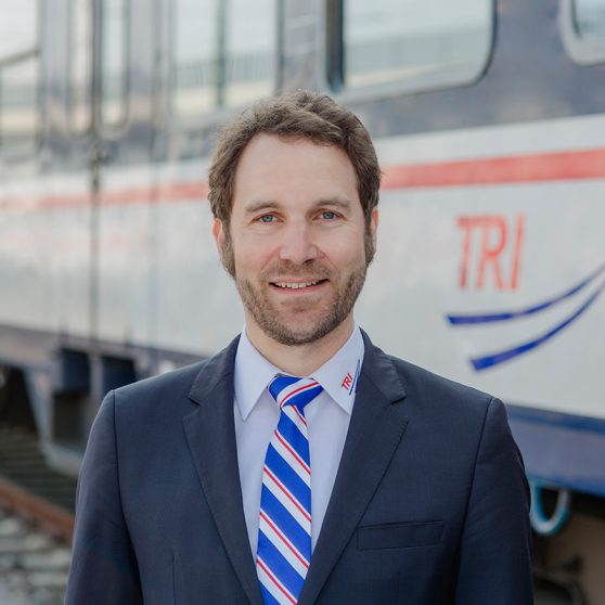 Portrait von Henrik Feldmann, Leiter Strategie und Vertragsmanagement TRI Train Rental GmbH