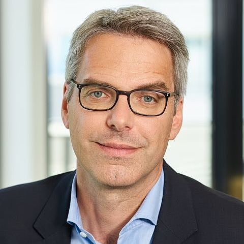 Portrait von Dr. Tobias Heineman, Sprecher der Geschäftsführung von Transdev und Präsident von mofair e.V.